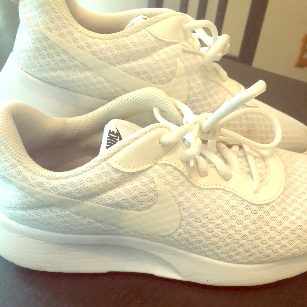 Nike Roshe Women’s Size 9